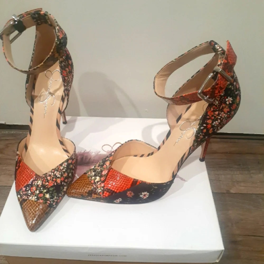Jessica Simpson - Picture 1 of 3
